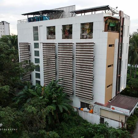 Green Paradise Hotel Rangoon Buitenkant foto