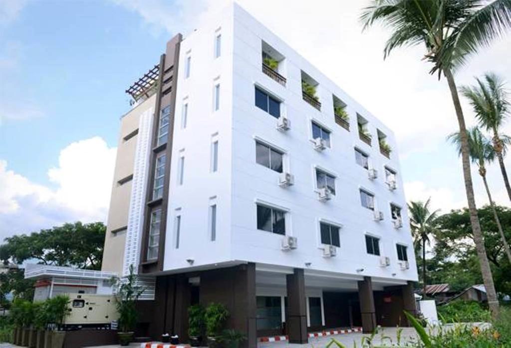 Green Paradise Hotel Rangoon Buitenkant foto