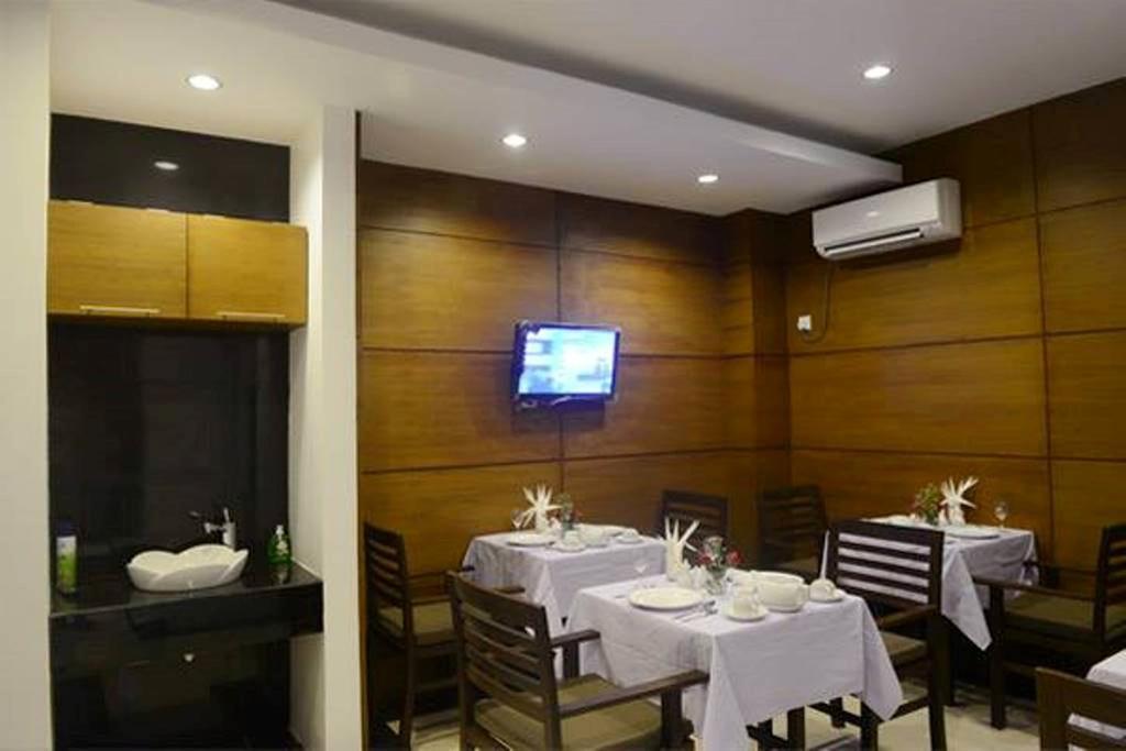 Green Paradise Hotel Rangoon Buitenkant foto