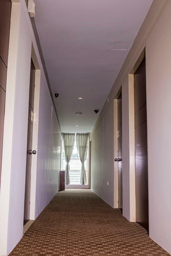 Green Paradise Hotel Rangoon Buitenkant foto